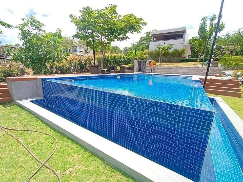 infinity swimming pool